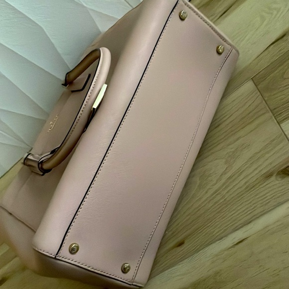 Kate Spade Leather Tote. - Picture 6 of 7